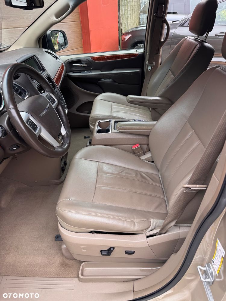 Chrysler Town & Country 3.6 Touring - 17