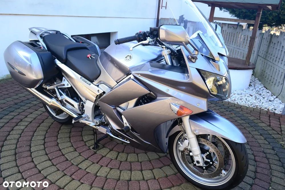 Yamaha FJR - 2