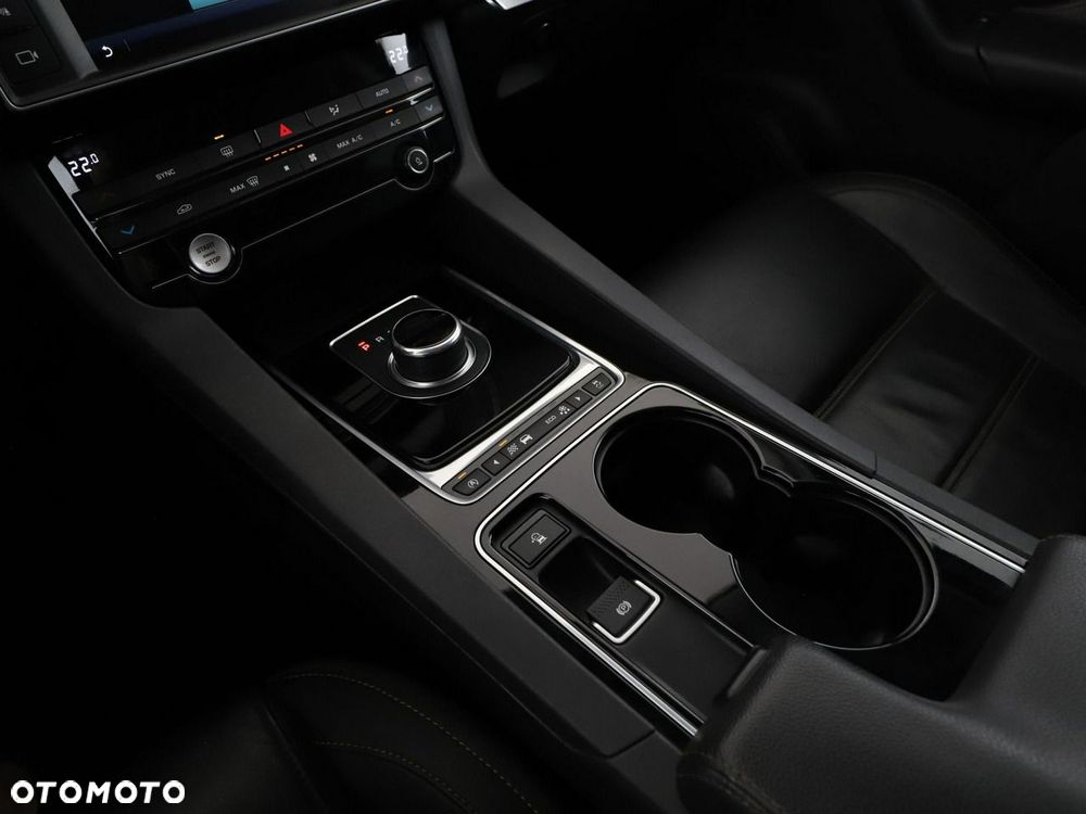Jaguar F-Pace 20d AWD Prestige - 29