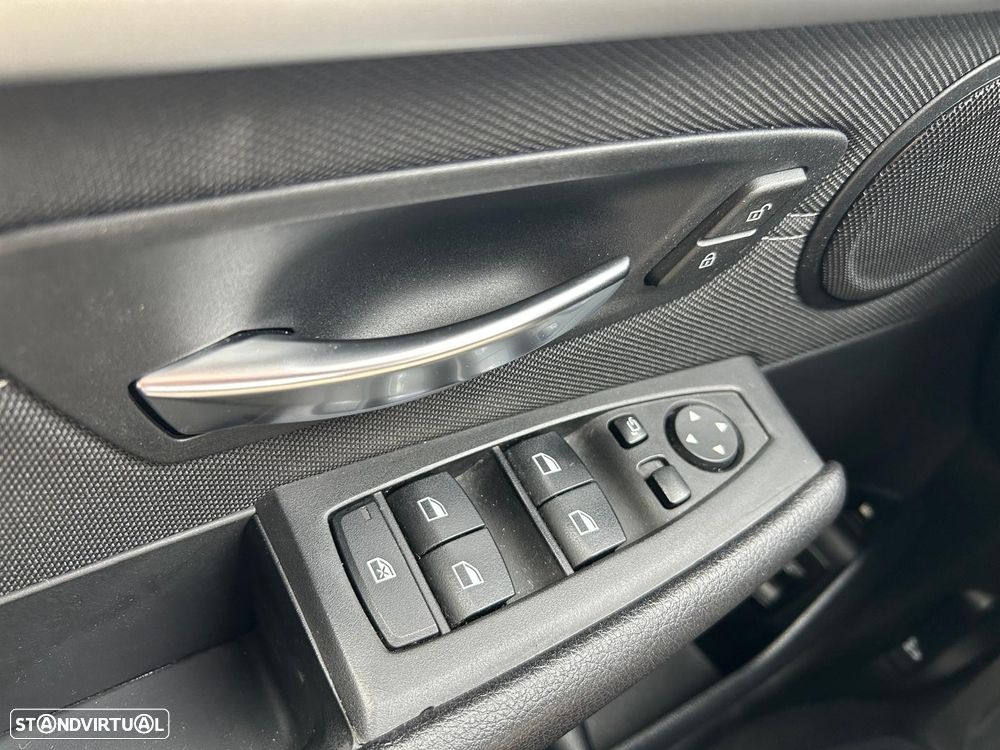 BMW 230xe Active Tourer - 14