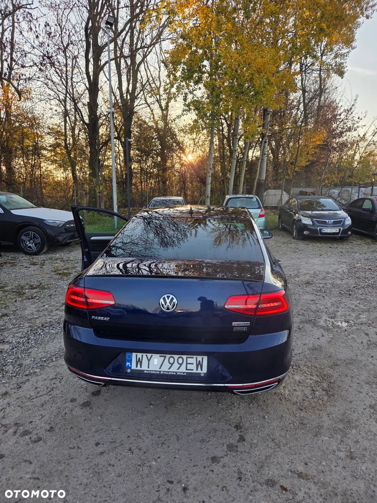 Volkswagen Passat - 4