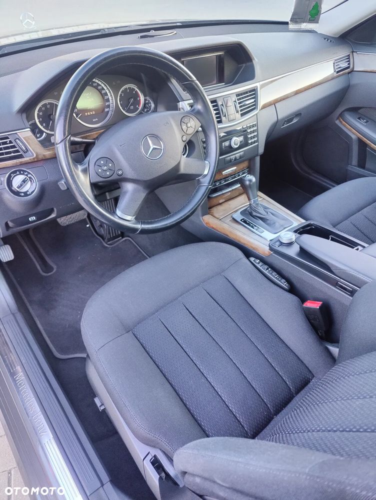 Mercedes-Benz Klasa E 250 CDI DPF BlueEFFICIENCY Automatik Elegance - 13