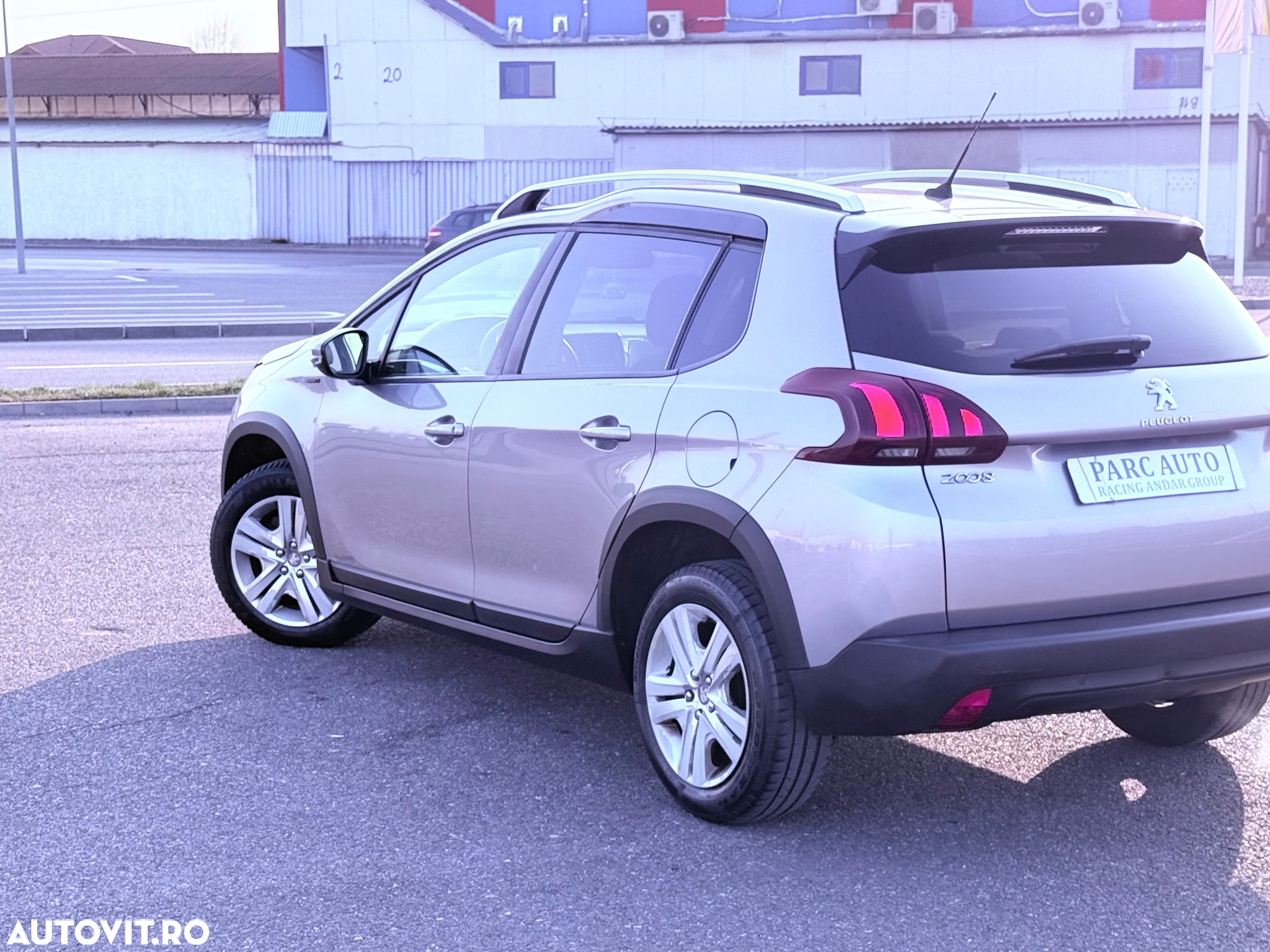 Peugeot 2008 PureTech 130 EAT8 Allure Pack - 9