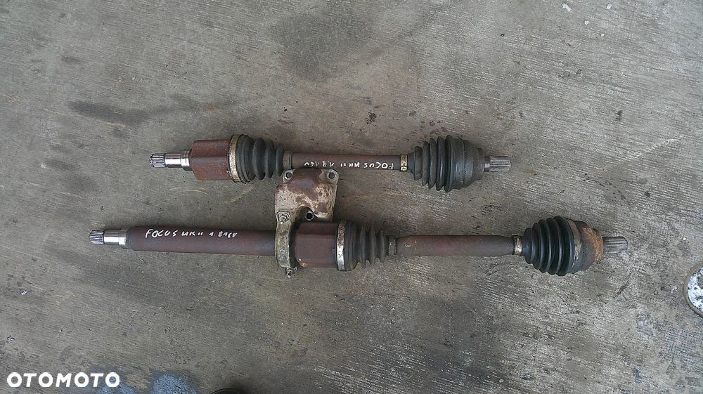 FORD FOCUS MK2 LIFT  1.8 16V PÓŁOŚ PRAWA LUB LEWA - 1