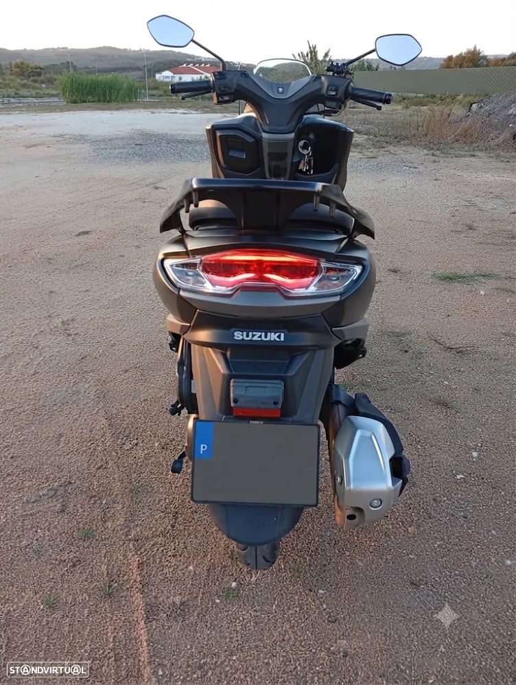 Suzuki Burgman - 4