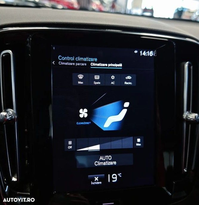 Volvo XC 40 T3 AT8 Momentum Pro - 10