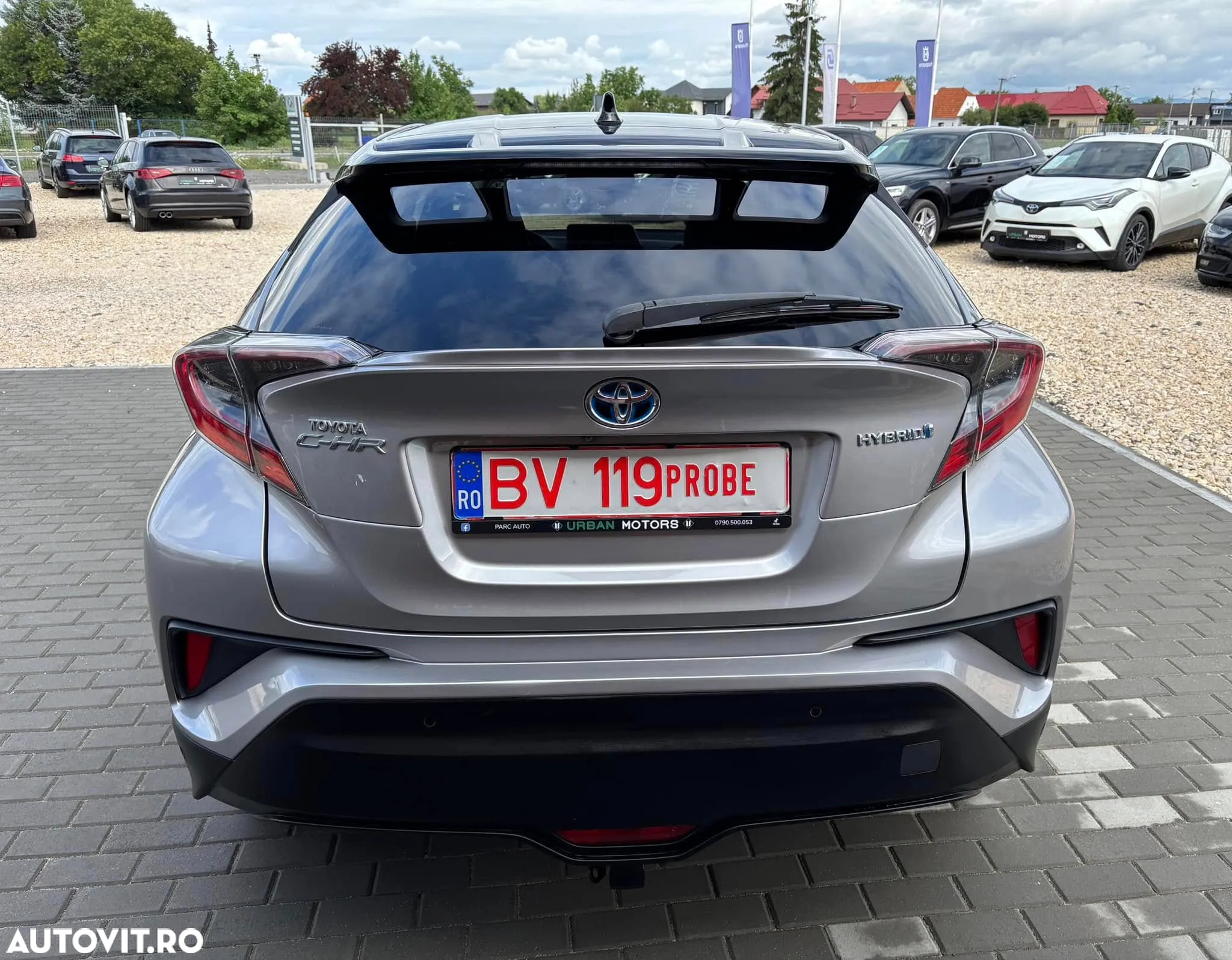 Toyota C-HR Hybrid Lounge - 16