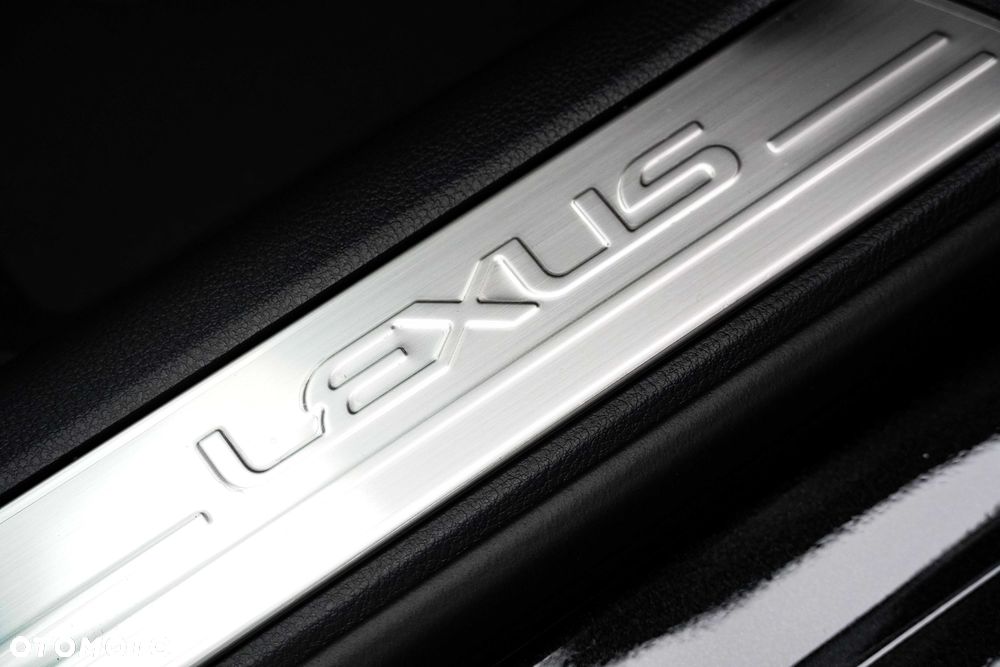 Lexus RX - 8