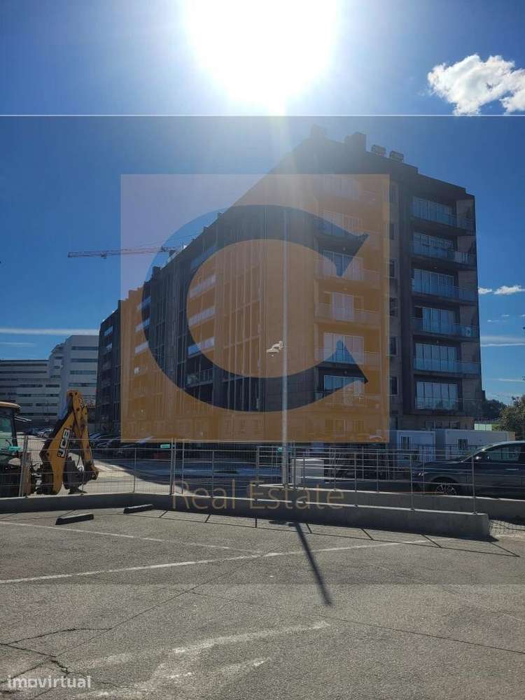 T1 em Paranhos com lugar de garagem incluído | Conforto e luminosidade - Grande imagem: 2/10