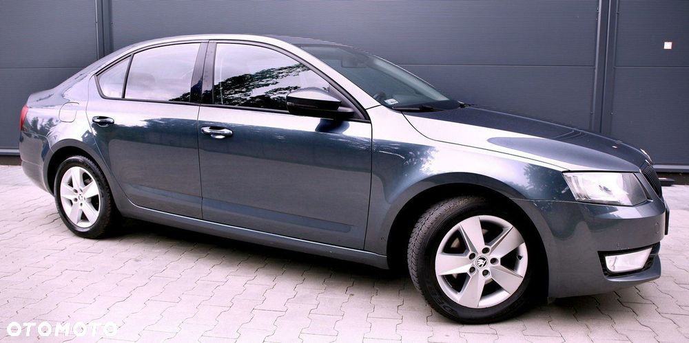 Skoda Octavia 2.0 TDI Edition DSG - 25