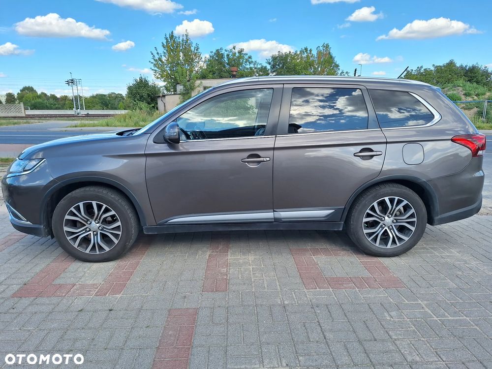 Mitsubishi Outlander - 3