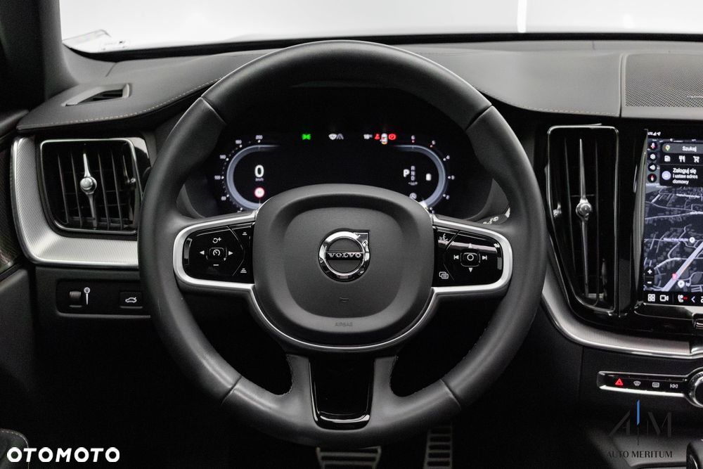 Volvo XC 60 B4 D AWD Plus Dark - 16