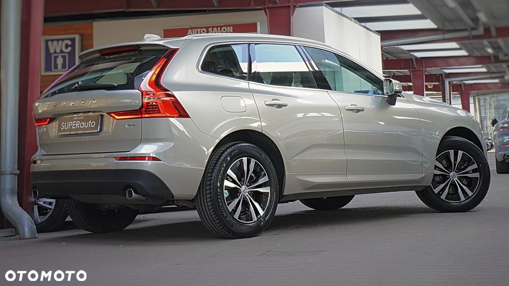 Volvo XC 60 T4 Momentum Pro - 13