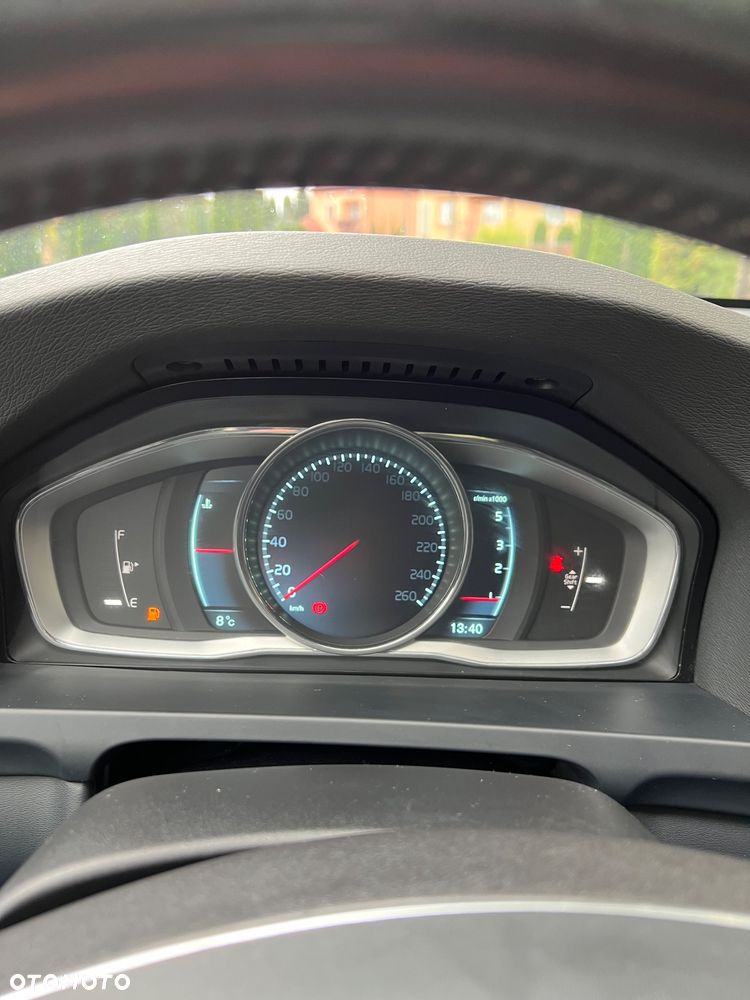 Volvo V60 D2 Summum - 12
