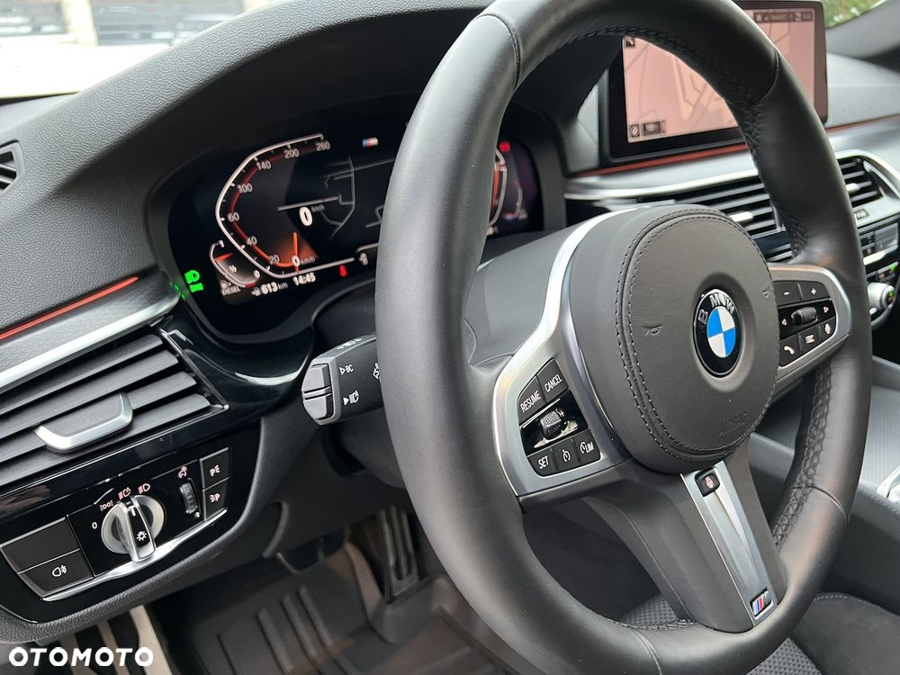 BMW Seria 5 520d M Sport - 17