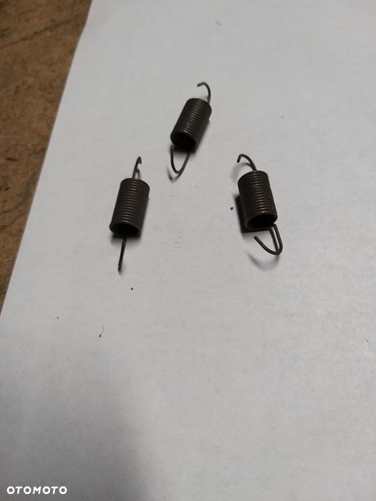 SPRĘŻYNA NAPINACZA PASKA  ROZRZĄDU DAEWOO TICO MATIZ 800  9346 12821-70B02-000 - 1