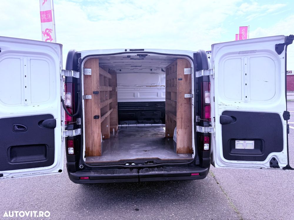 Renault Trafic 2.0 Blue dCi 130 Furgon Cabina Dubla L2H1 - 17