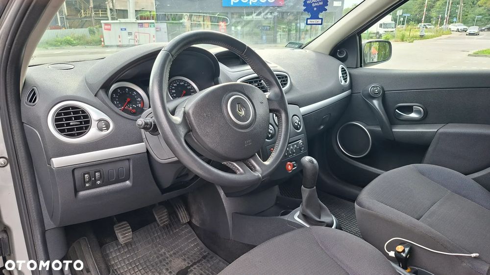 Renault Clio 1.2 16V Dynamique - 12