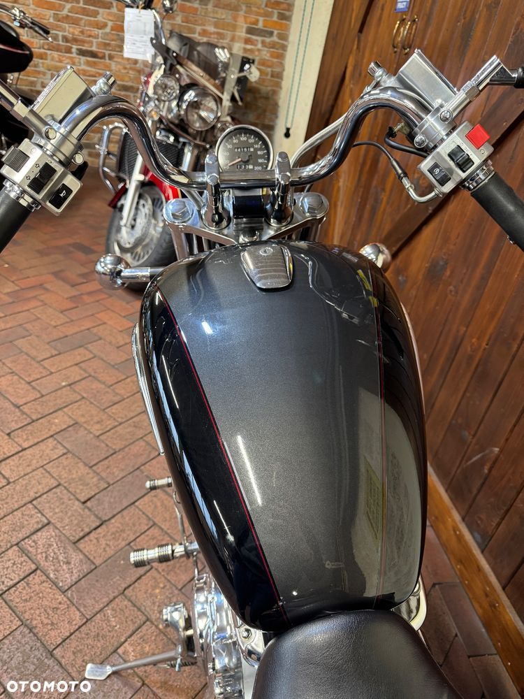 Suzuki Intruder - 23