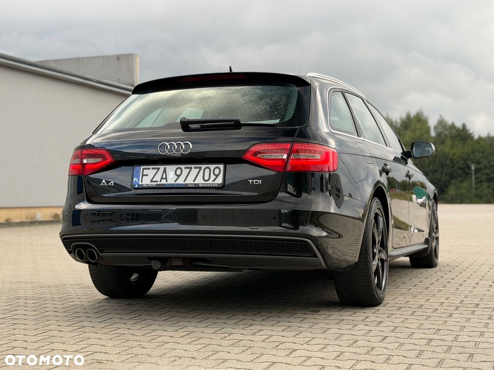 Audi A4 Avant 2.0 TDI DPF clean diesel multitronic S line Sportpaket - 32
