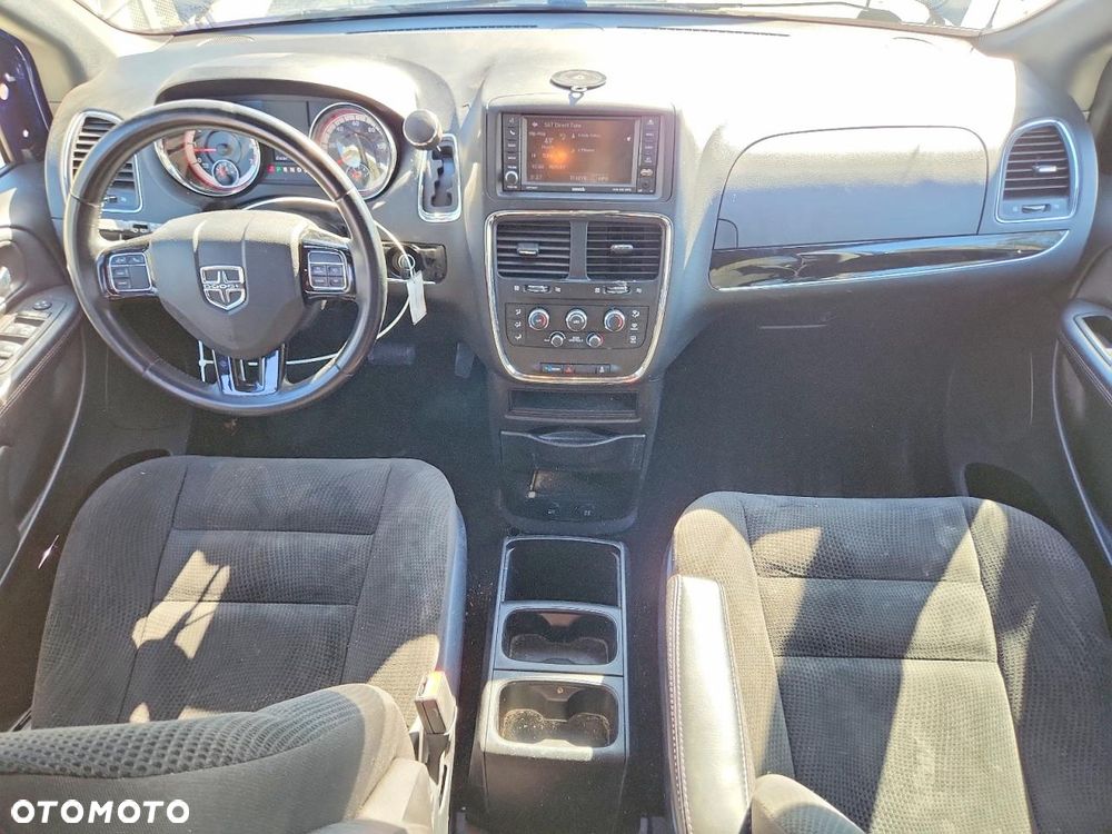 Dodge Grand Caravan - 9