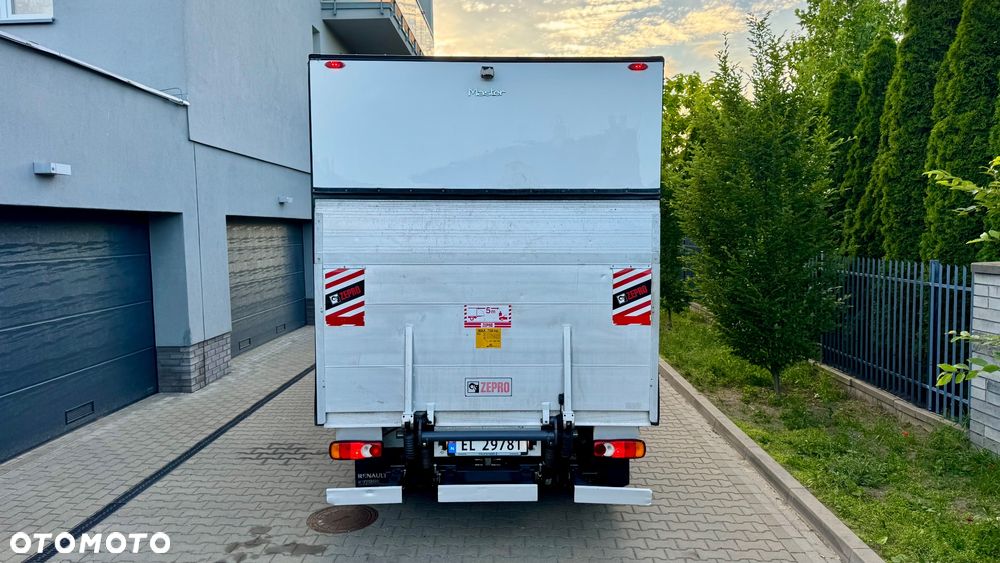 Renault Renault Master kontener Rampa Izoterma najazd WINDA 3 miejsca izolowany budka na rama 6EP 8EP - 6