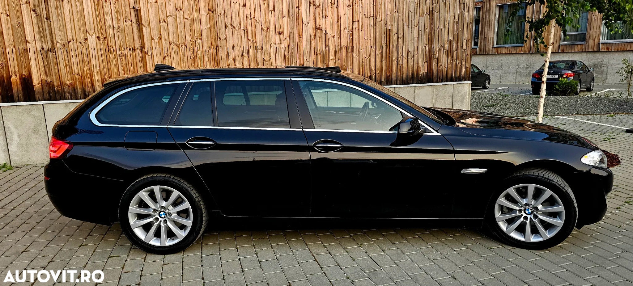 BMW Seria 5 520d Touring Aut. - 10