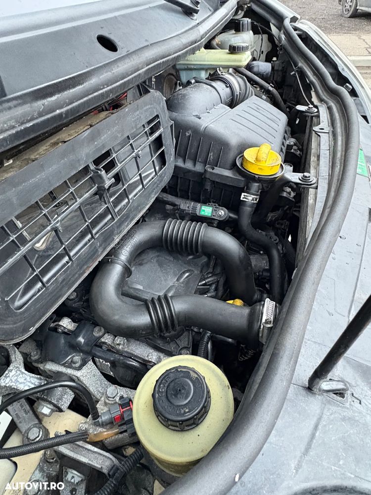 Renault Trafic 2.0 dCi 115 Combi L2H1 - 29