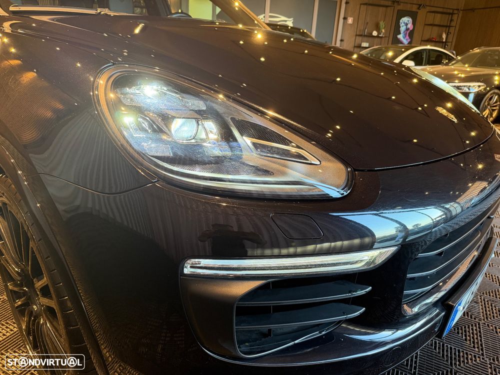 Porsche Cayenne S E-Hybrid Platinum Edition - 11