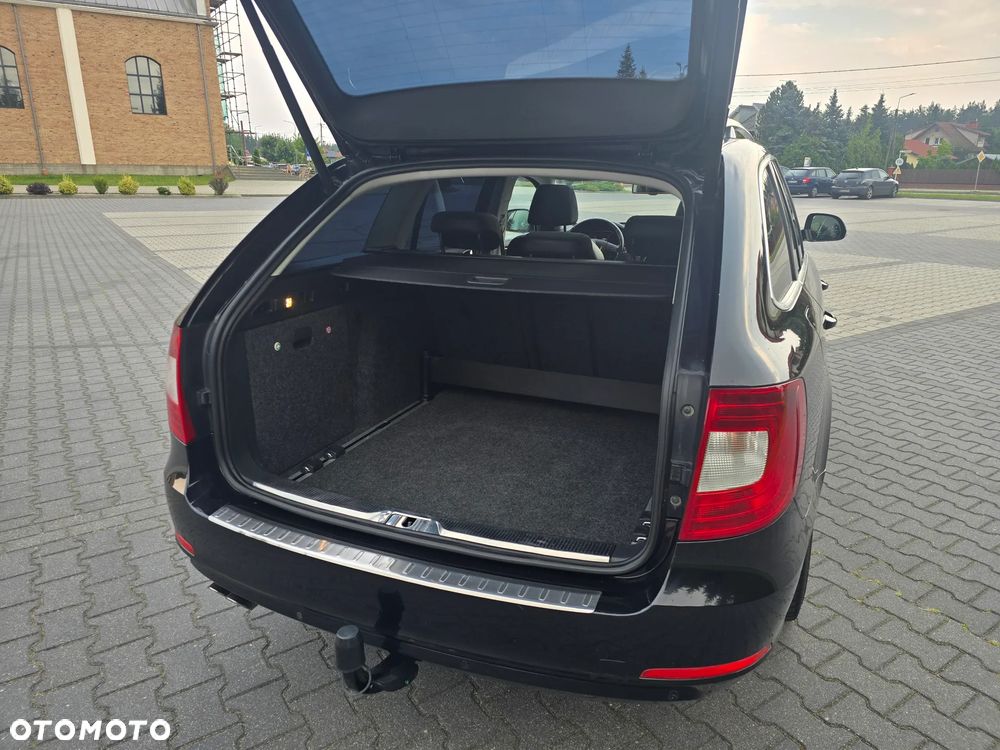 Skoda Superb 2.0 TDI 4x4 Elegance - 25