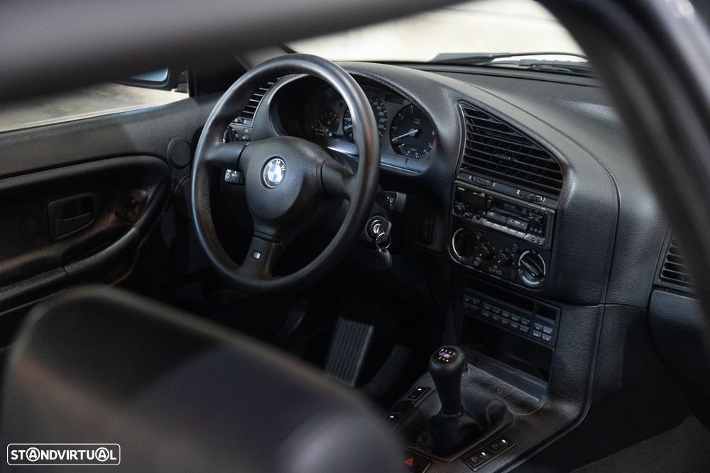 BMW 325 i - 22