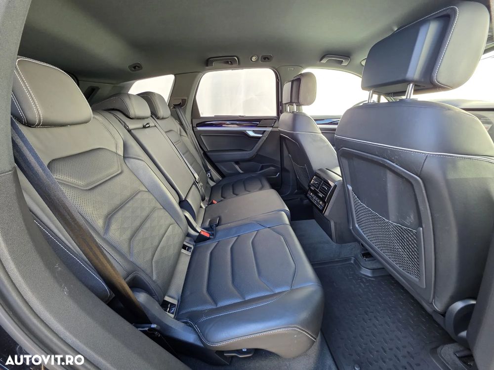 Volkswagen Touareg - 22