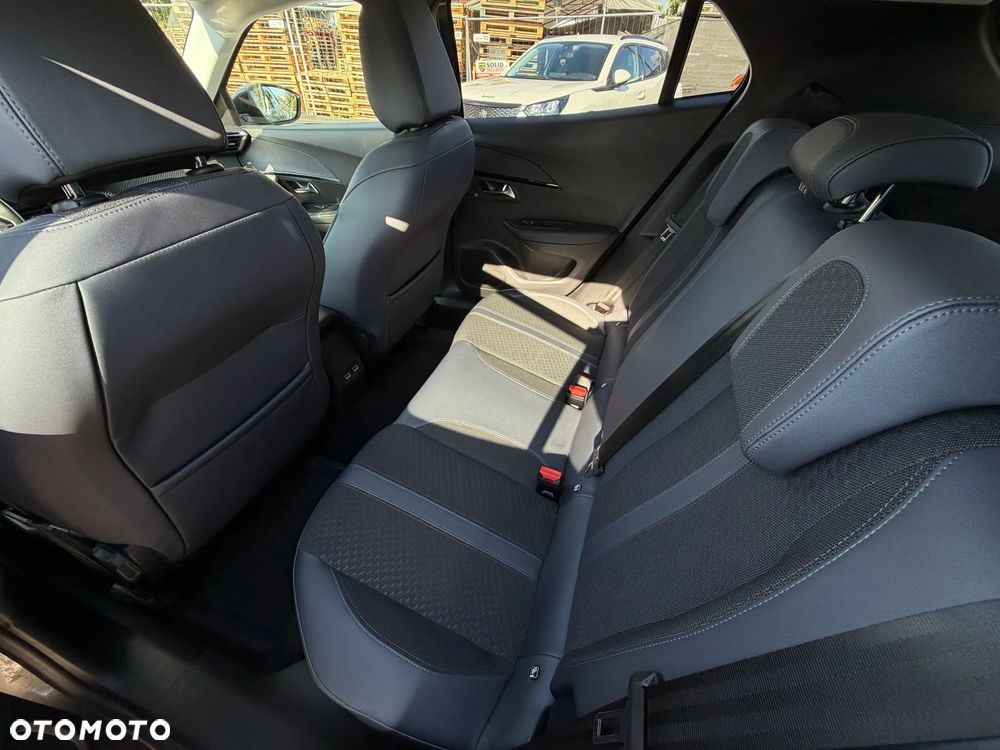 Peugeot 2008 1.5 BlueHDi Allure S&S EAT8 - 23