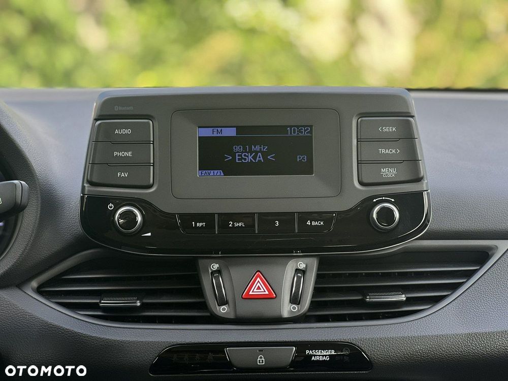 Hyundai i30 1.5 DPI Classic + - 16