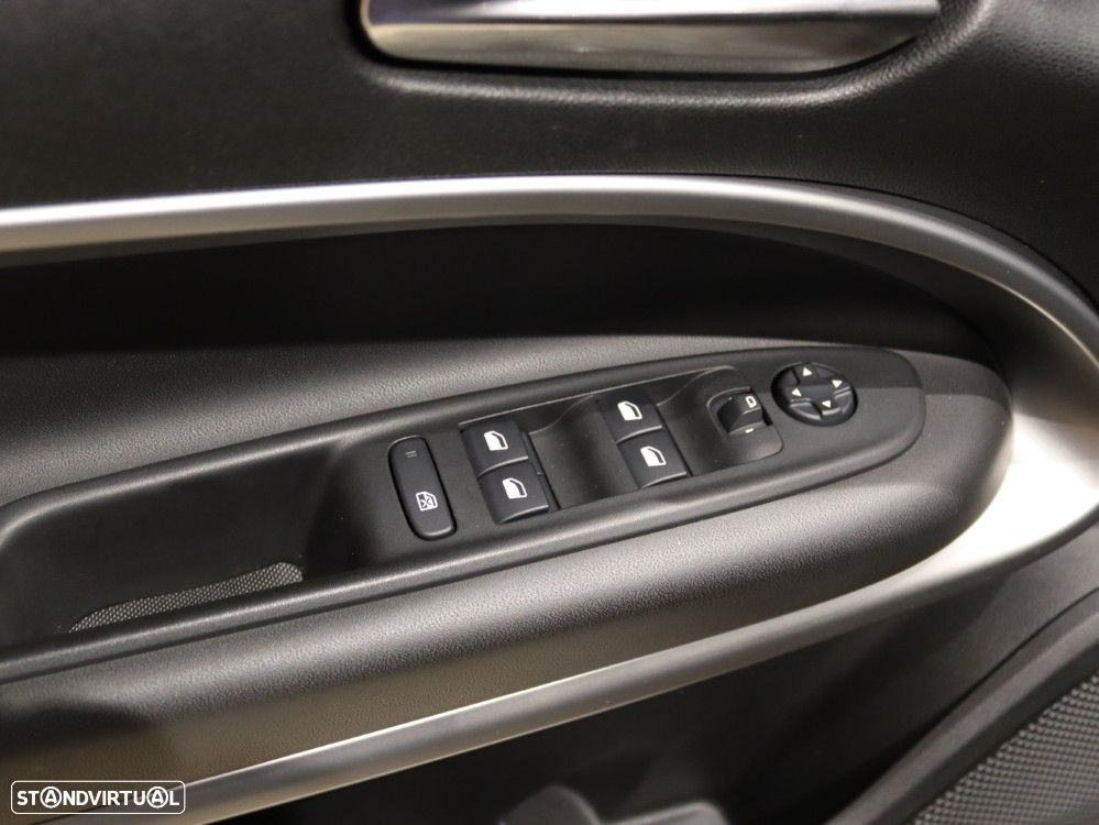 Jeep Avenger 1.2 GSE T3 Altitude - 5