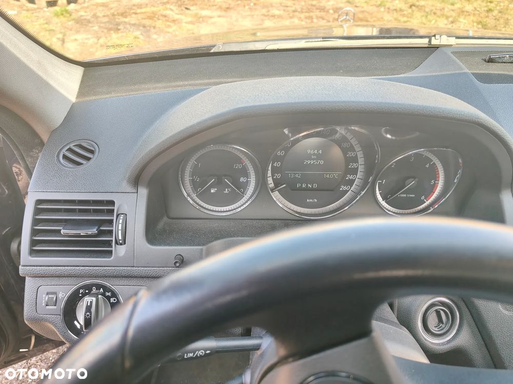 Mercedes-Benz Klasa C 350 CDI DPF 4Matic 7G-TRONIC Avantgarde - 4