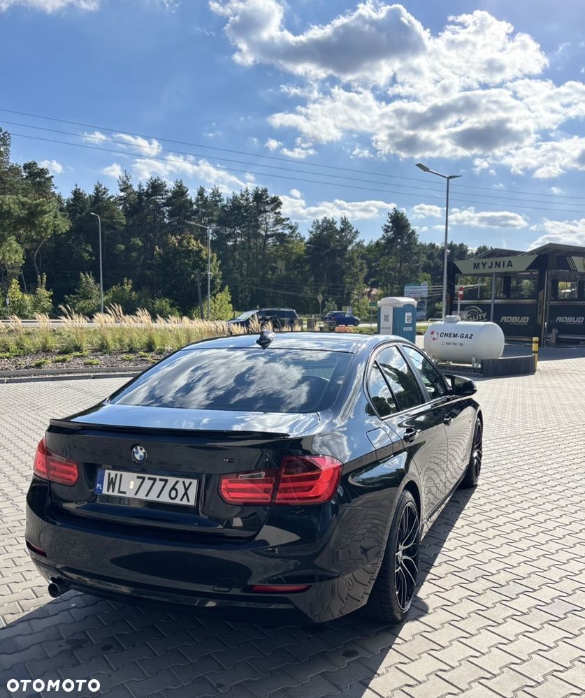 BMW Seria 3 318d - 5