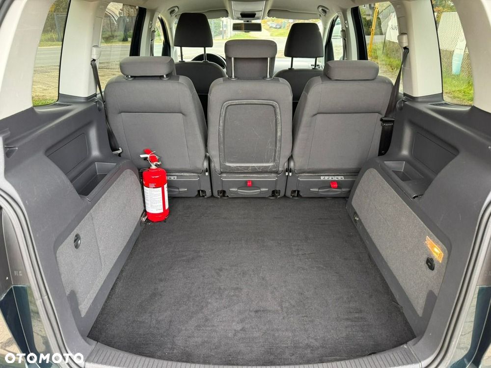 Volkswagen Touran - 8