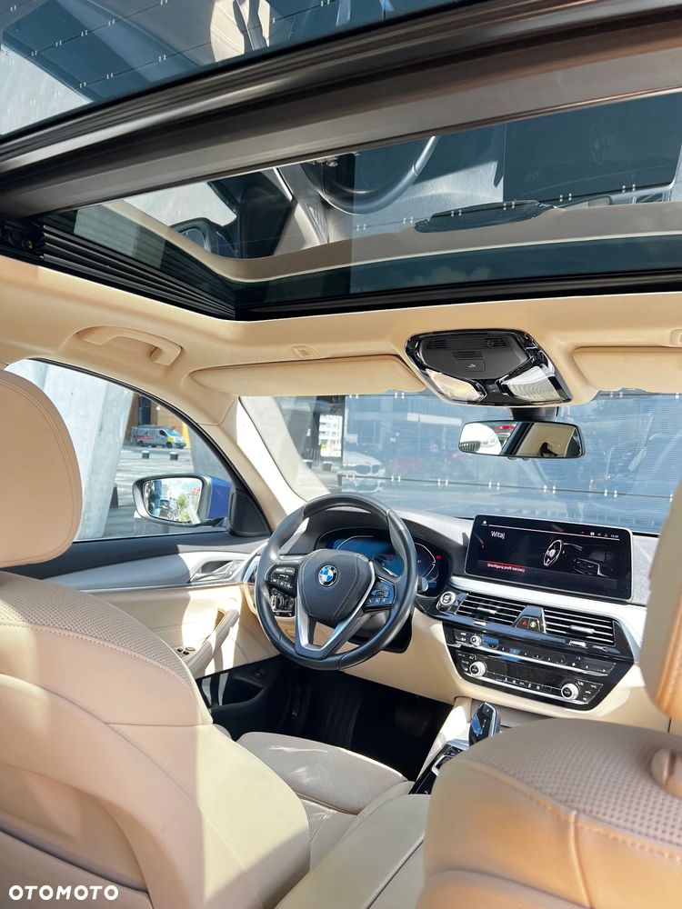 BMW Seria 5 520d xDrive Luxury Line sport - 26