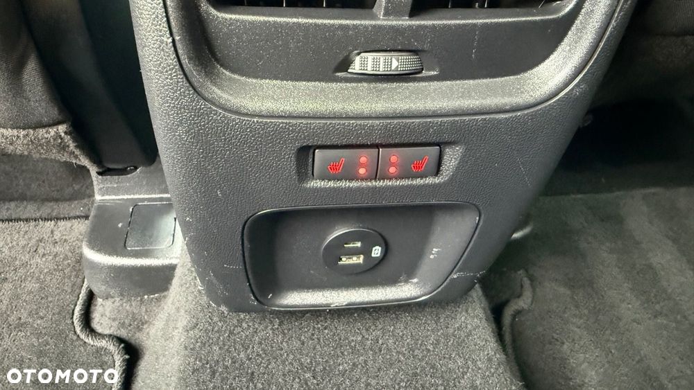 Ford Kuga - 24