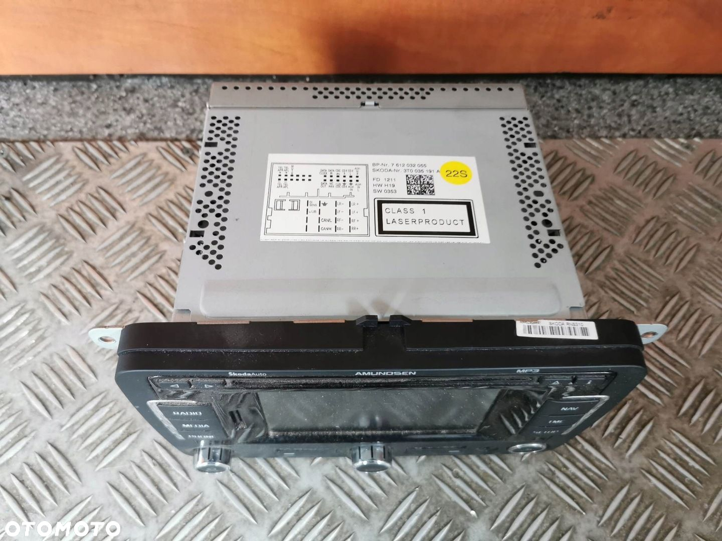 RADIO NAWIGACJA SKODA OE 3T0035191A - 3