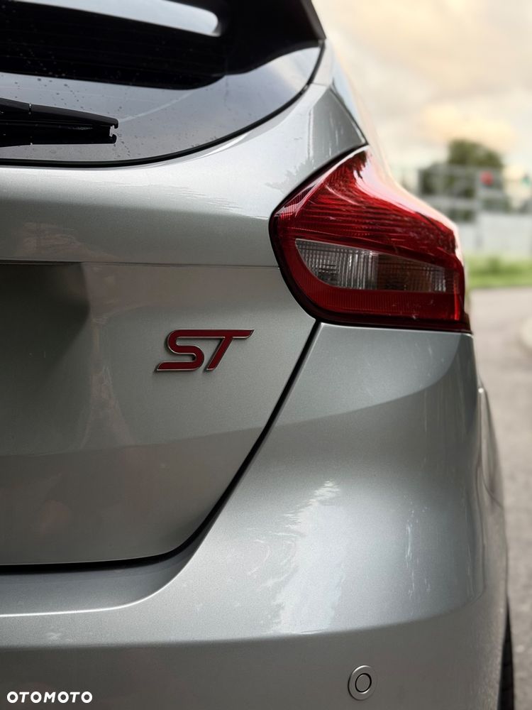 Ford Focus 2.0 EcoBoost ST-2 - 8
