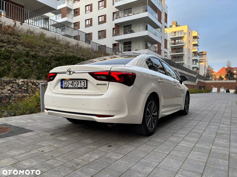 Toyota Avensis 2.0 D-4D Premium - 4