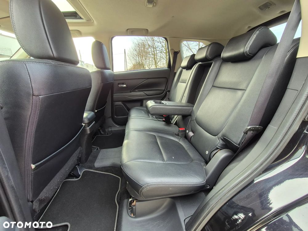 Mitsubishi Outlander - 31