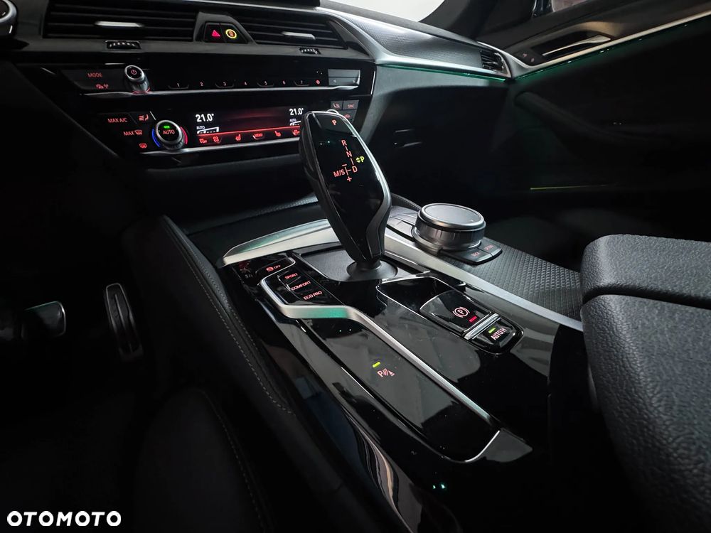 BMW Seria 5 520d M Sport Edition - 35