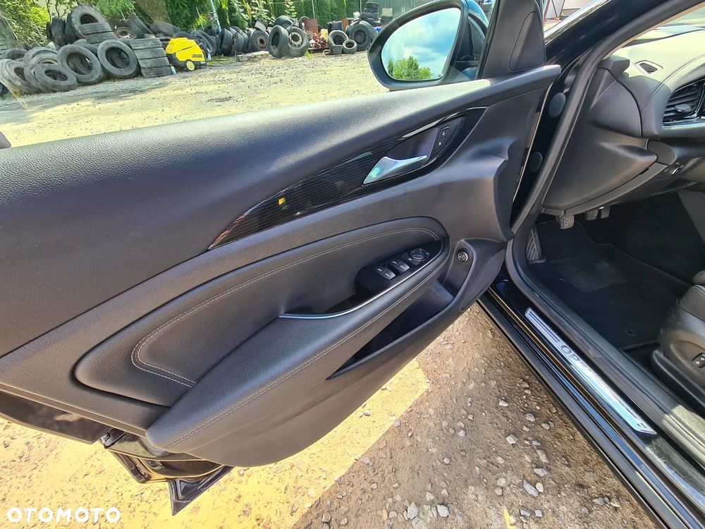 Opel Insignia - 15
