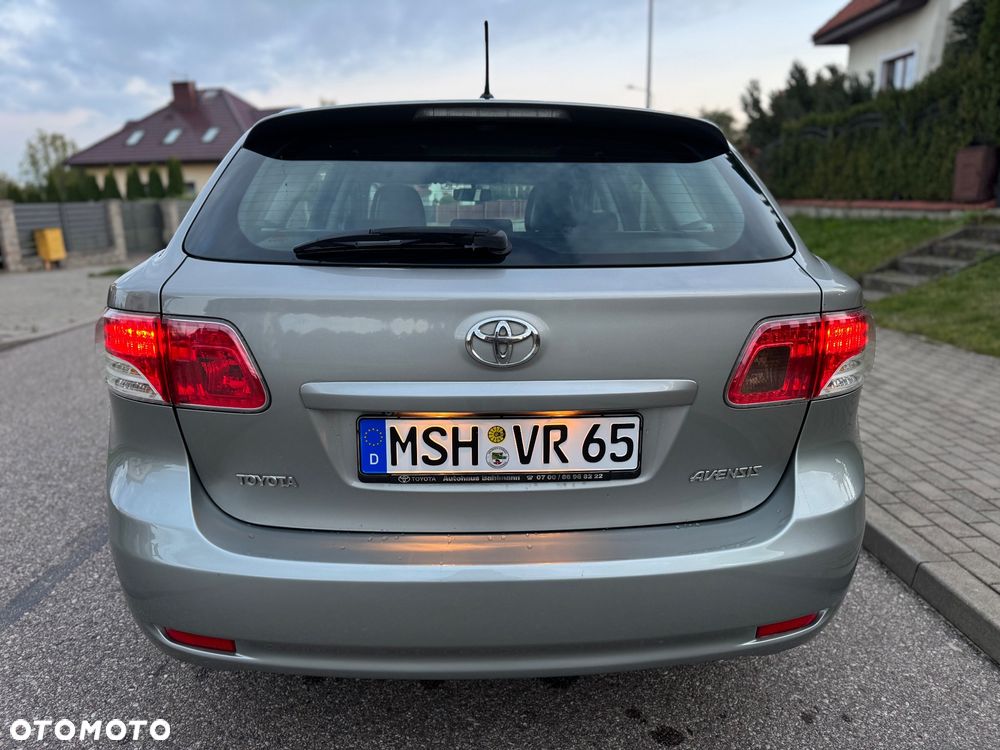 Toyota Avensis 2.0 D-4D Sol Premium - 9