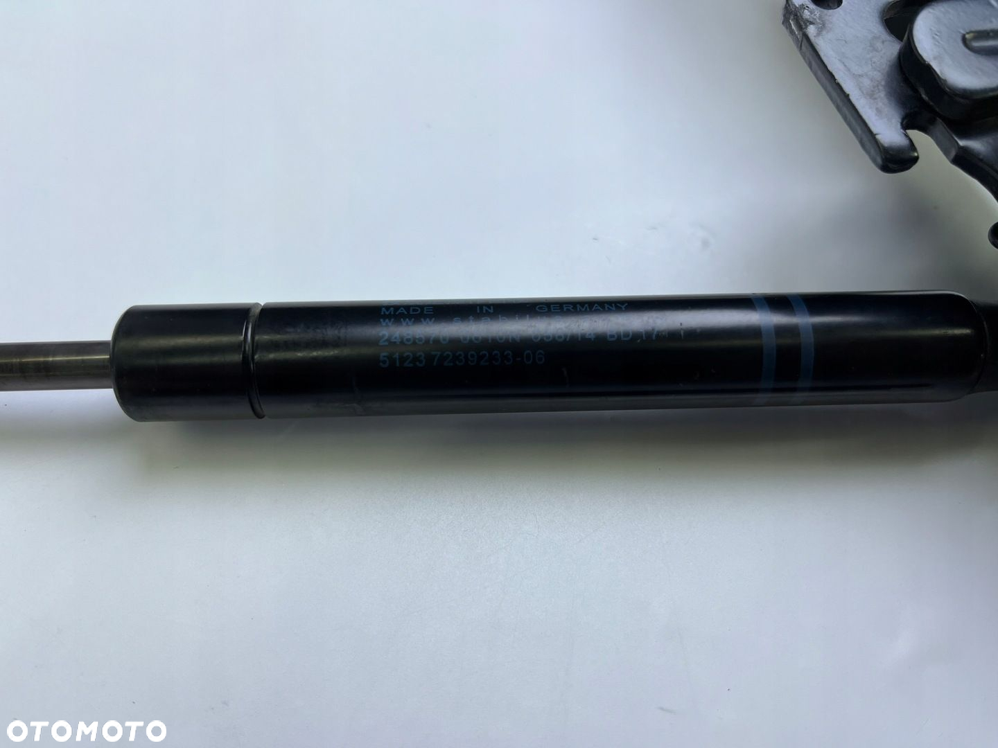 ZAWIAS MASKI LEWY B39 NABÓJ PIROTECHNICZNY BMW GT F34 OE 7259691 OE 7239415 - 7