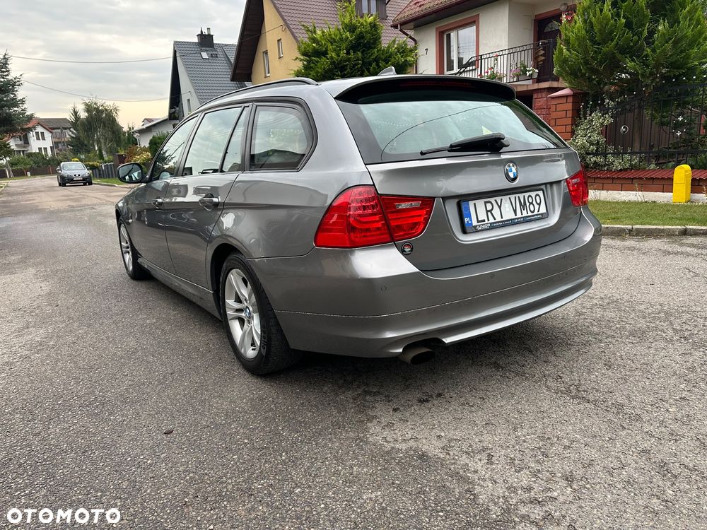 BMW Seria 3 318i - 9