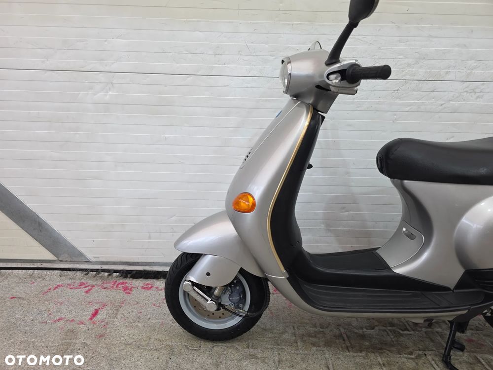 Piaggio Vespa - 9